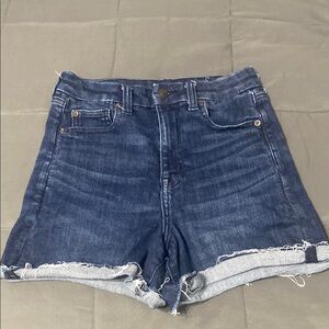American Eagle Curvy Super Hi-Rise shortie. Size 4